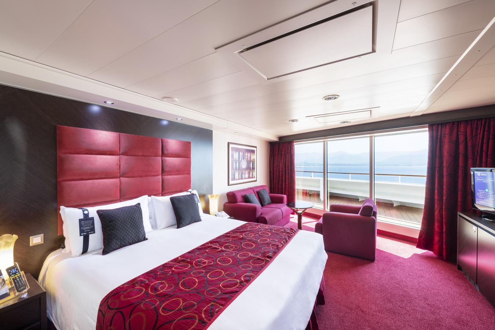 MSC Fantasia, Suite